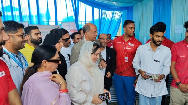 Sakeena Itoo Attends Blood Donation Camp Sakeena Itoo Attends Blood Donation Camp