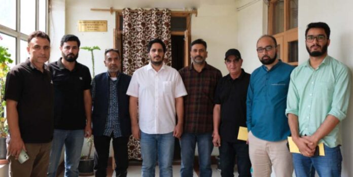 PIB Organises Media Tour ..
